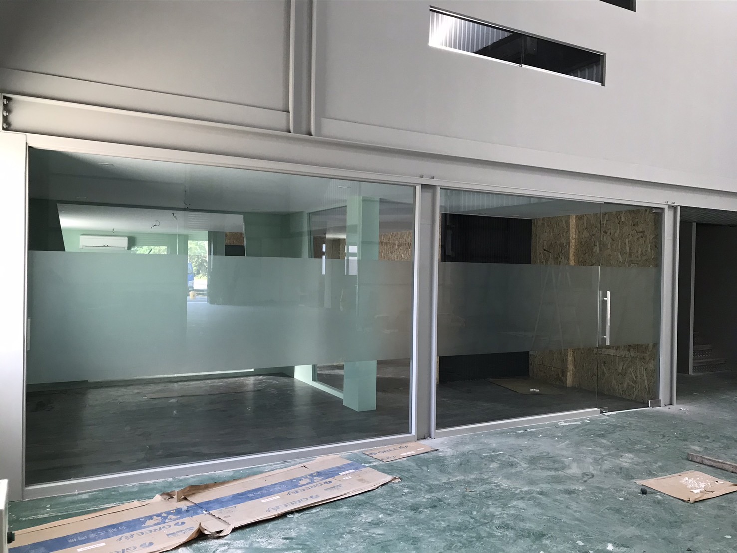 台中商業空間玻璃規劃