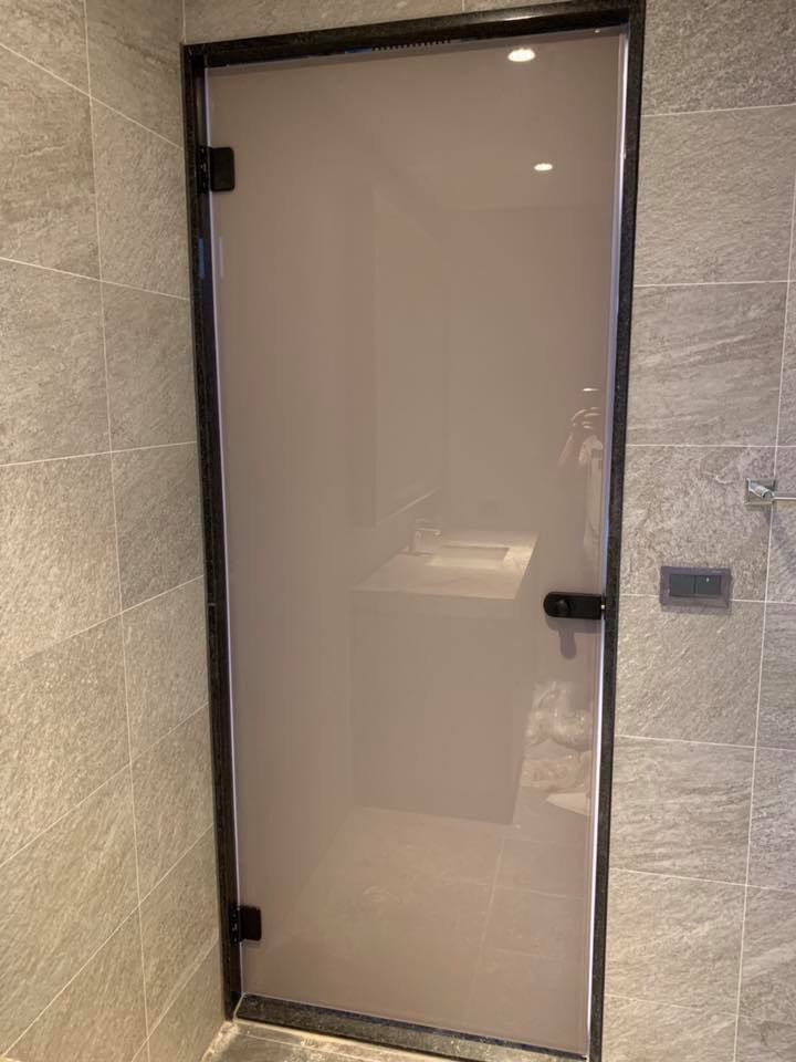 台中浴室霧面玻璃拉門