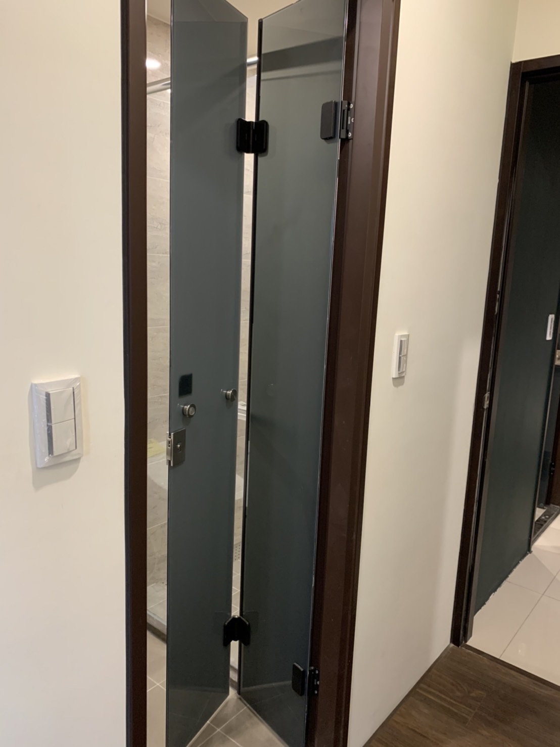 台中玻璃摺疊門設計